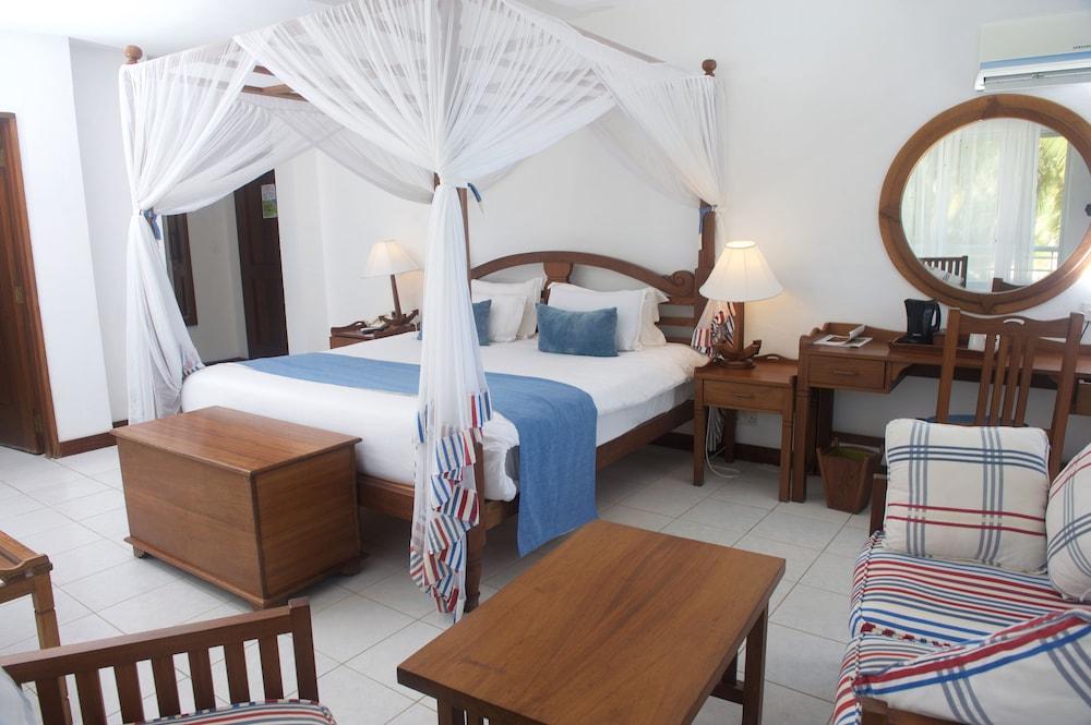 Voyager Beach Resort Mombasa Exteriör bild