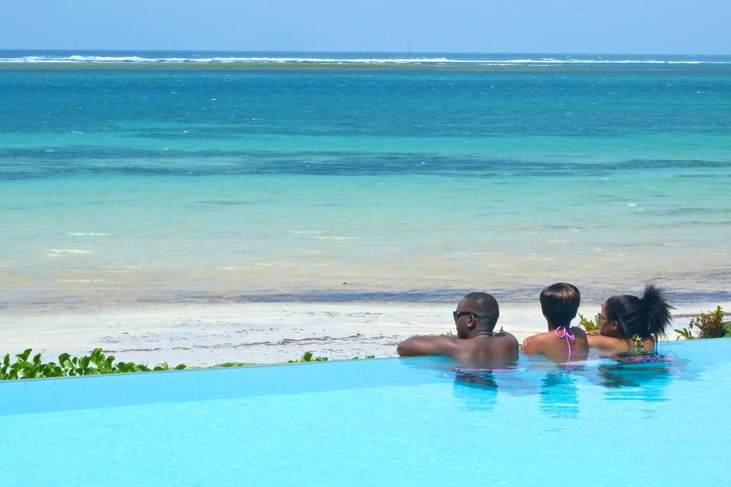 Voyager Beach Resort Mombasa Exteriör bild