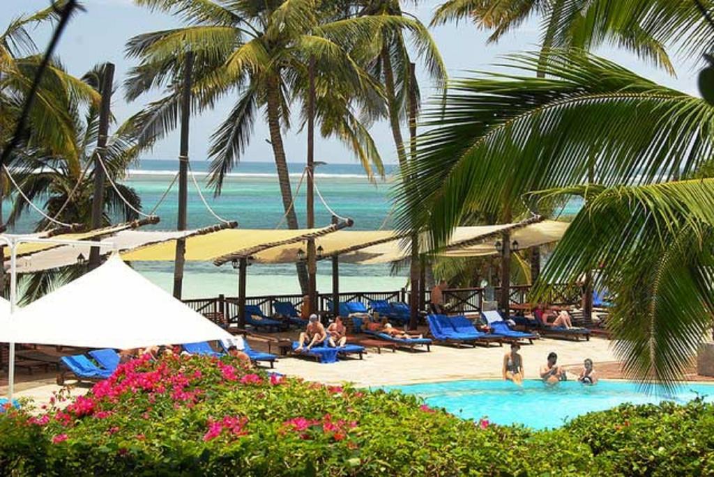 Voyager Beach Resort Mombasa Exteriör bild