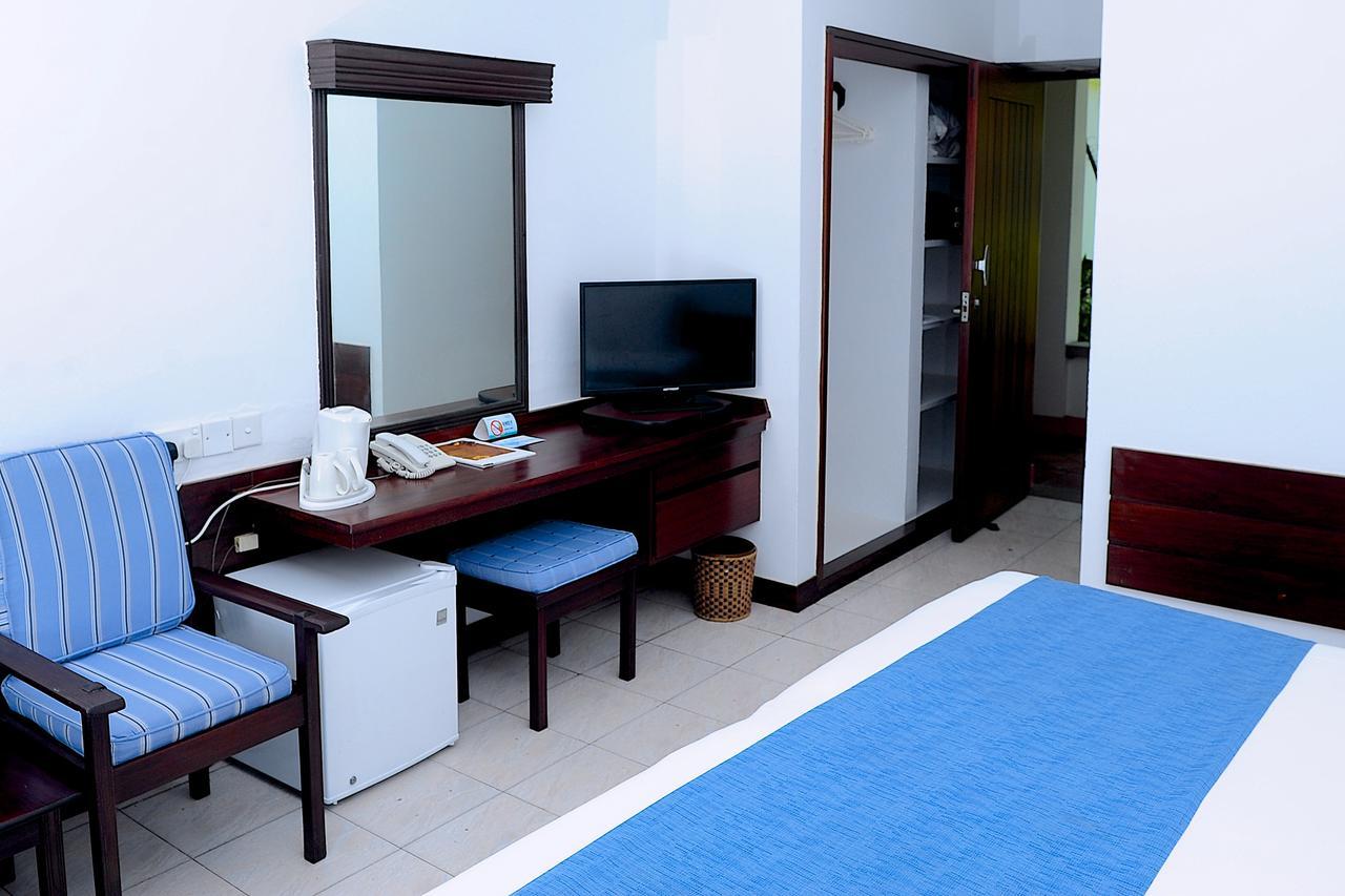 Voyager Beach Resort Mombasa Exteriör bild