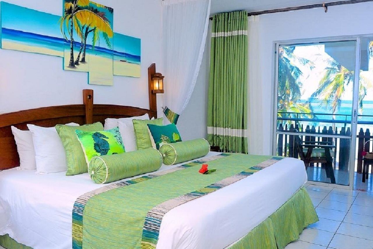 Voyager Beach Resort Mombasa Exteriör bild